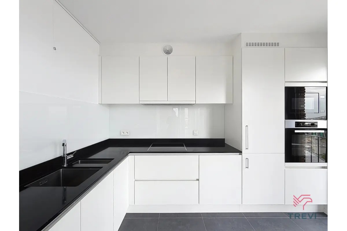Tour & Taxis - afgewerkte keuken in residentiële unit